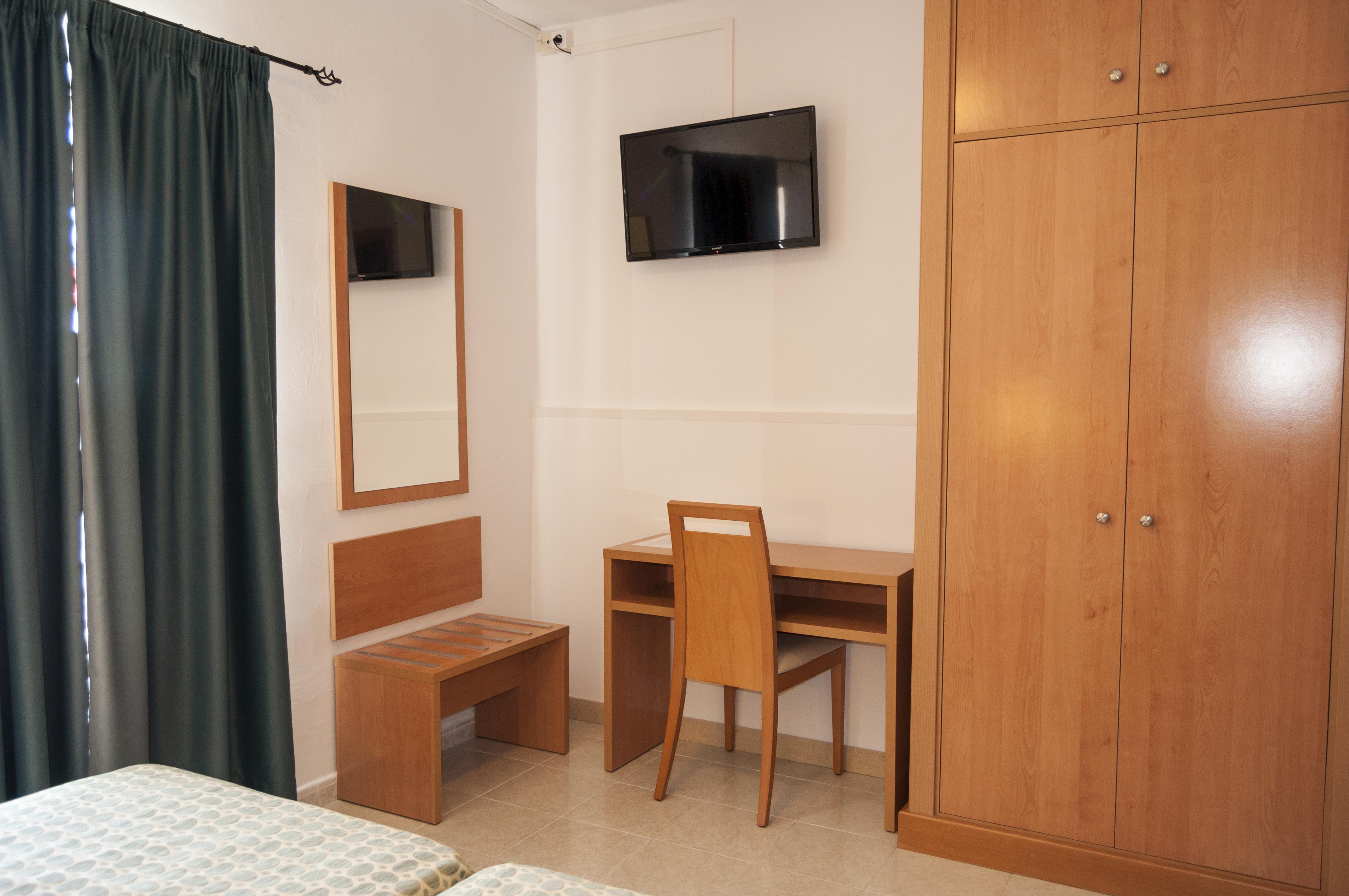 Hotel Madrid Ciutadella  Buitenkant foto
