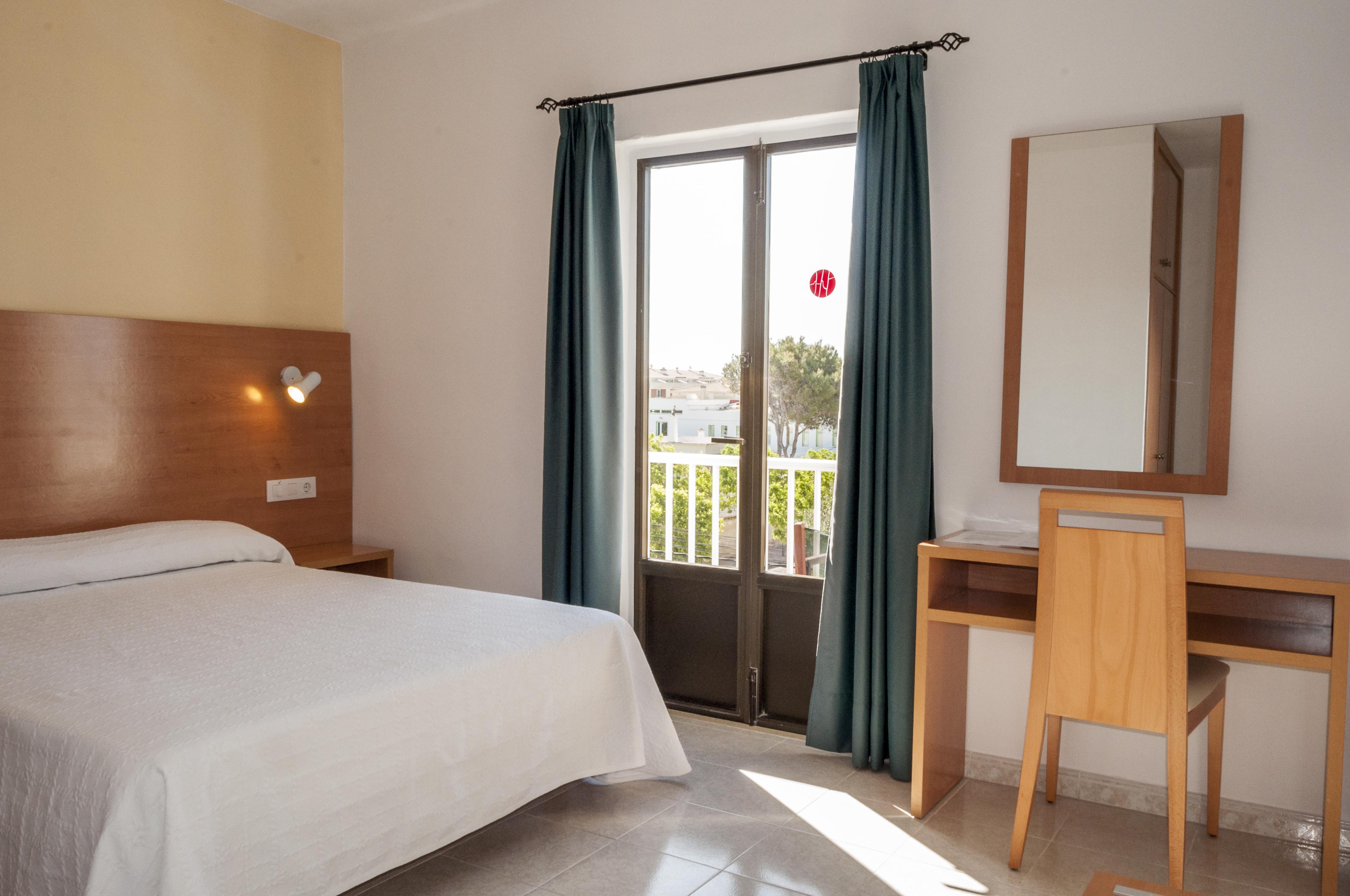 Hotel Madrid Ciutadella  Buitenkant foto