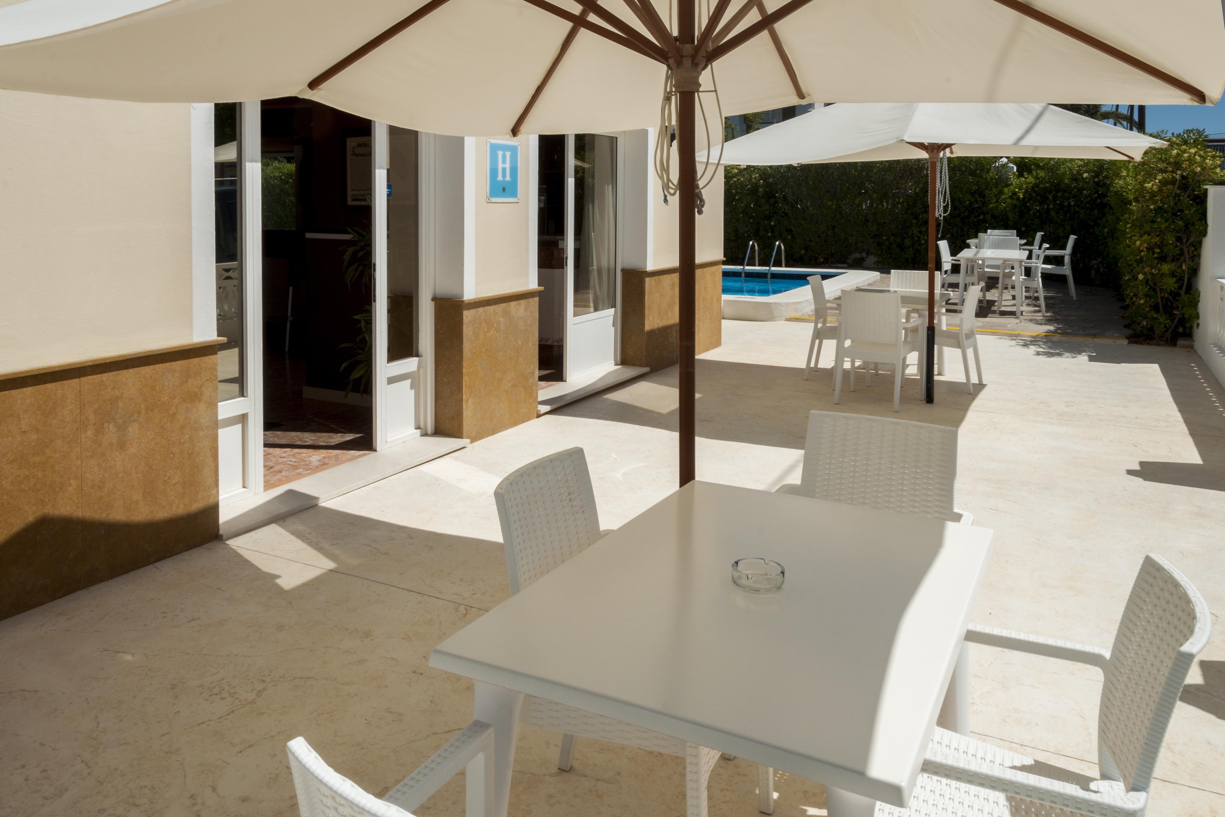 Hotel Madrid Ciutadella  Buitenkant foto
