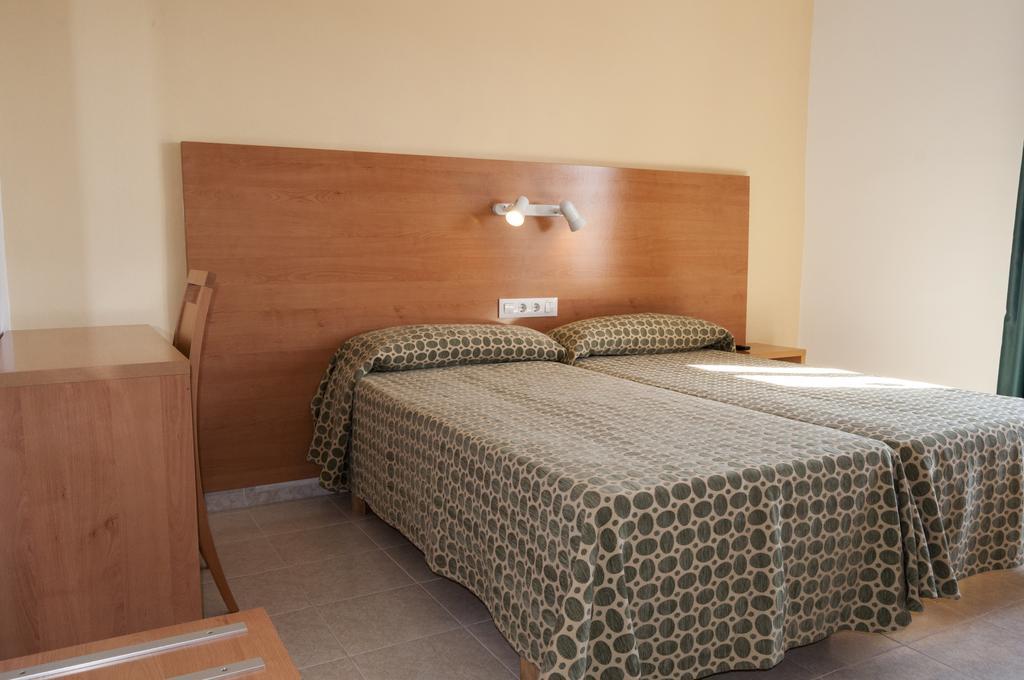 Hotel Madrid Ciutadella  Buitenkant foto