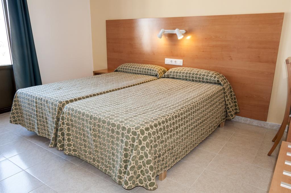 Hotel Madrid Ciutadella  Buitenkant foto