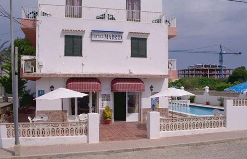 Hotel Madrid Ciutadella  Buitenkant foto