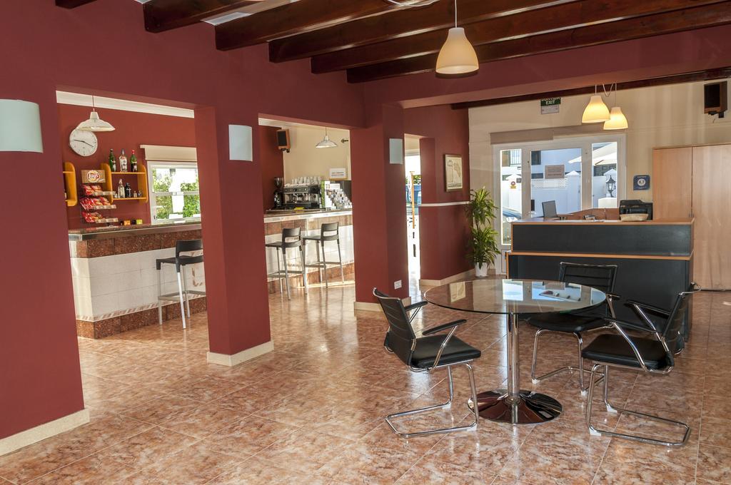 Hotel Madrid Ciutadella  Buitenkant foto